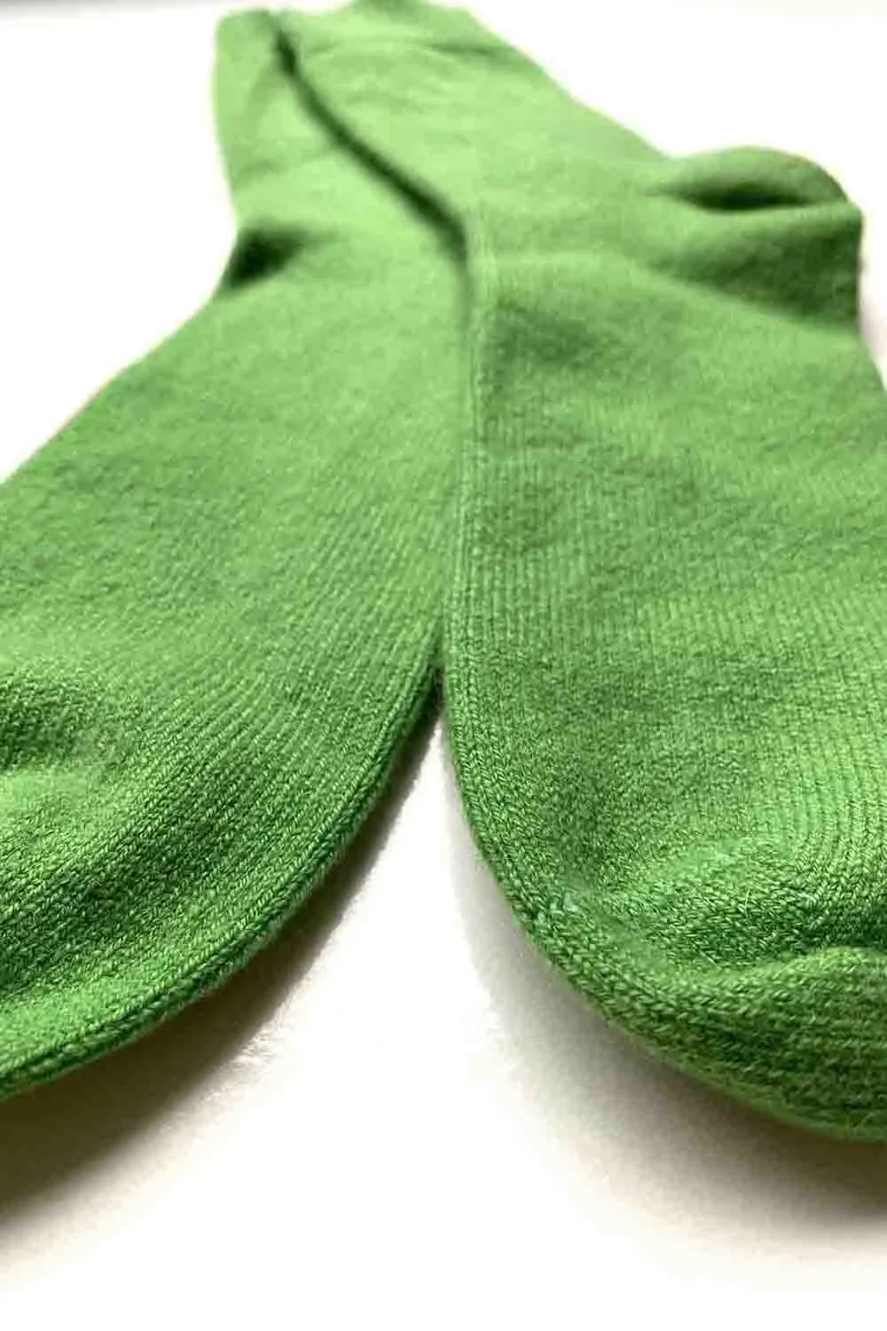 Cashmere socks in green