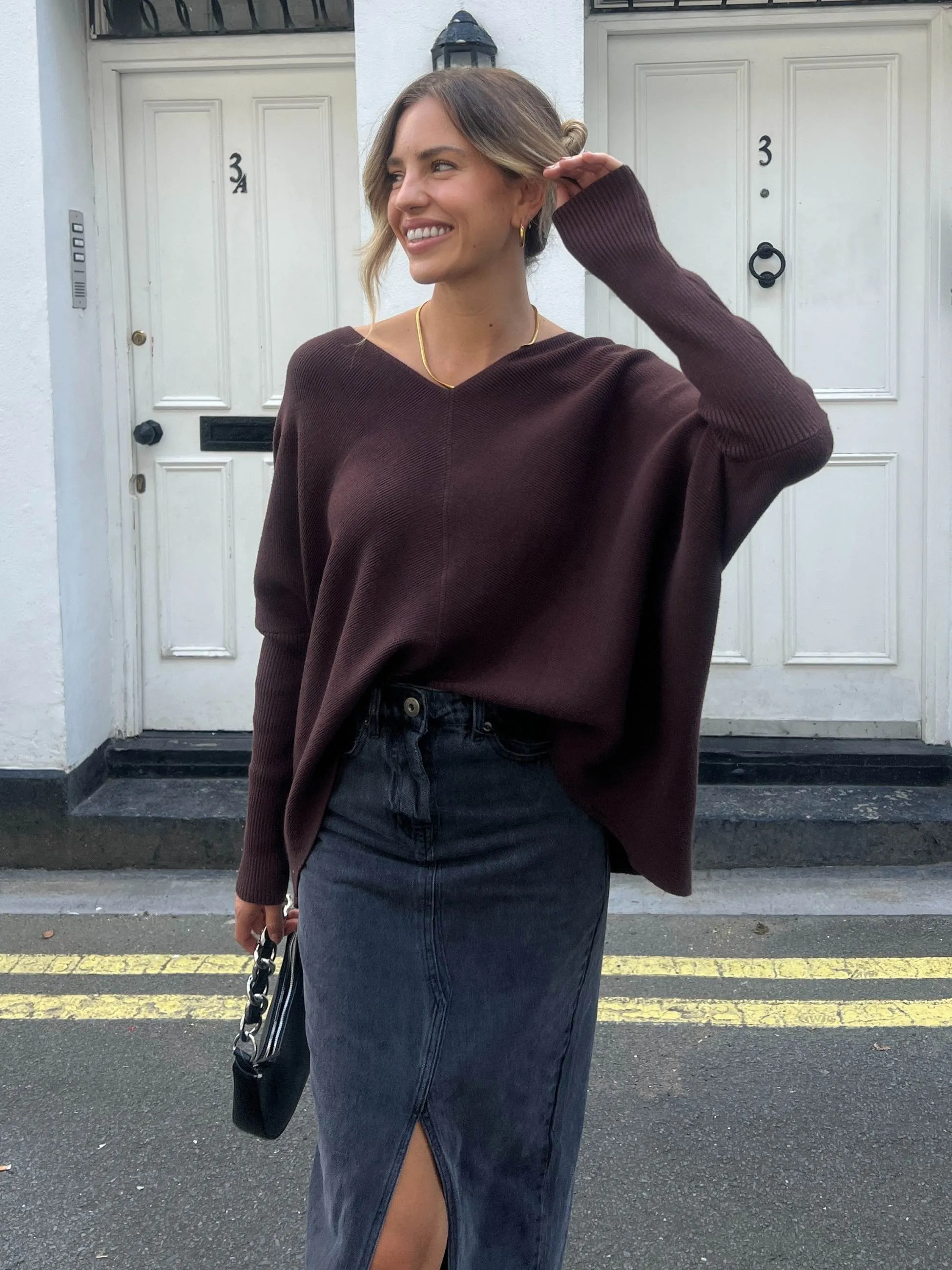 Ella Oversized knitted V Neck Jumper / Chocolate