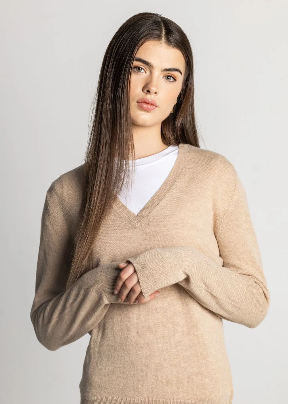 Isla Women's Scottish Made Cashmere V-Neck Jumper - Camel